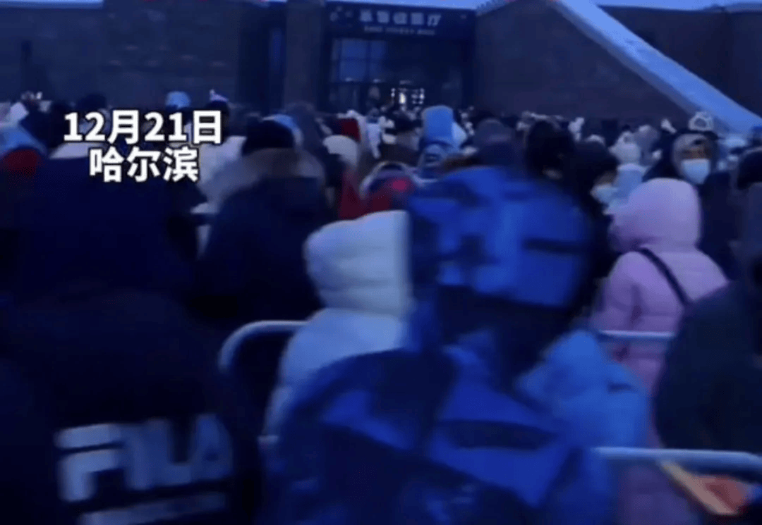 零下22℃！凌晨3点有人裹棉被排队，网友：真狠啊……