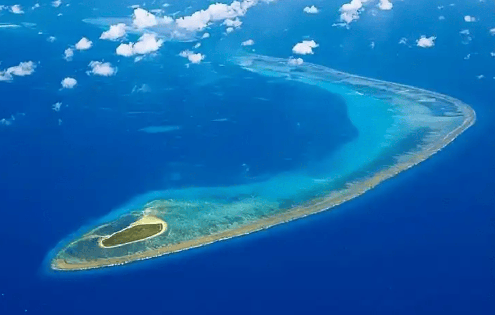 美国大举增兵中东，马科斯愣住了！更没想到解放军在南海干了件事