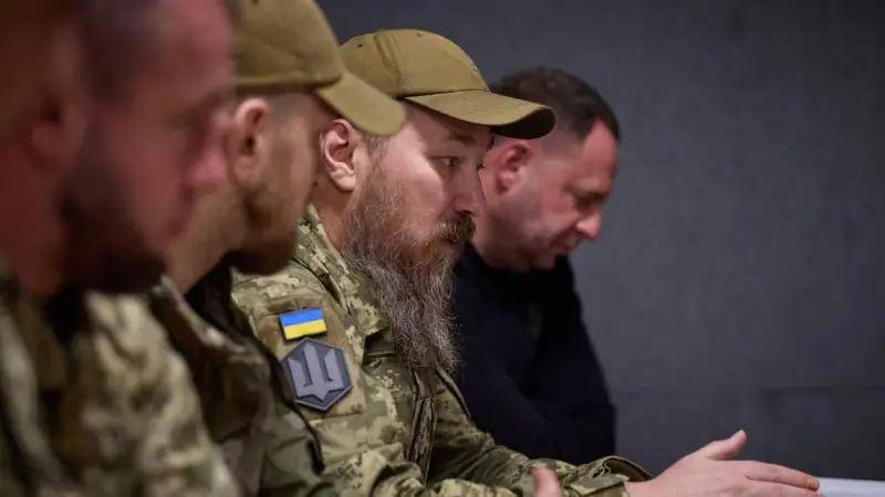 俄军夺取85%红军城,泽连斯基大势已去,俄媒:又开始寻找替罪羊