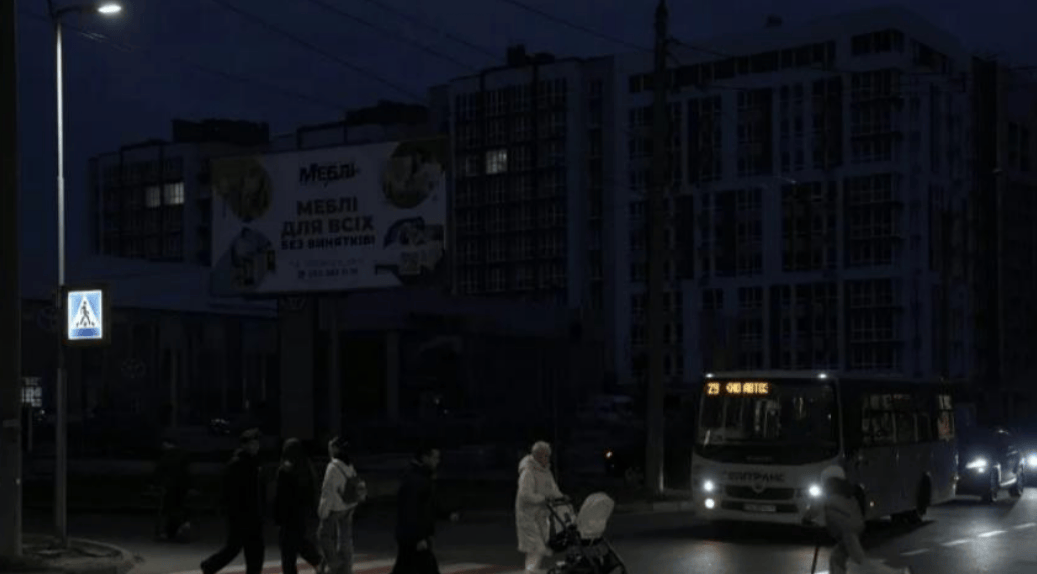 乌克兰全境大停电,俄军核打击前最后警告,连续发射多枚“全球禁止”导弹!