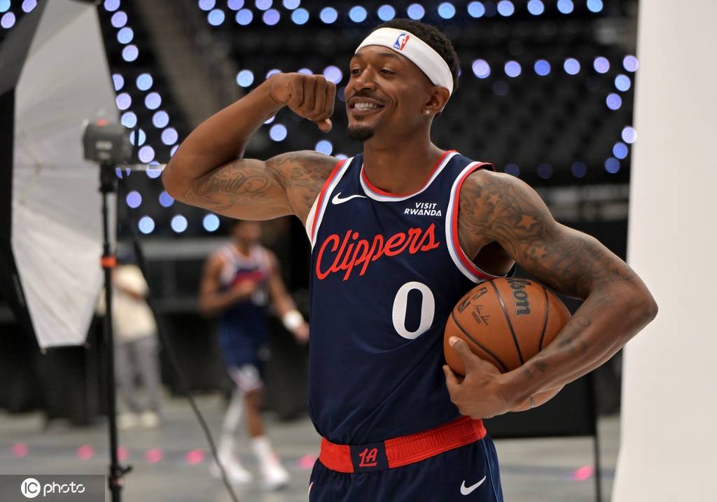 快船懵了!比尔遭遇髋部骨折 将接受手术+赛季报销